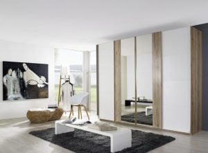 Moderne zweefdeurkast